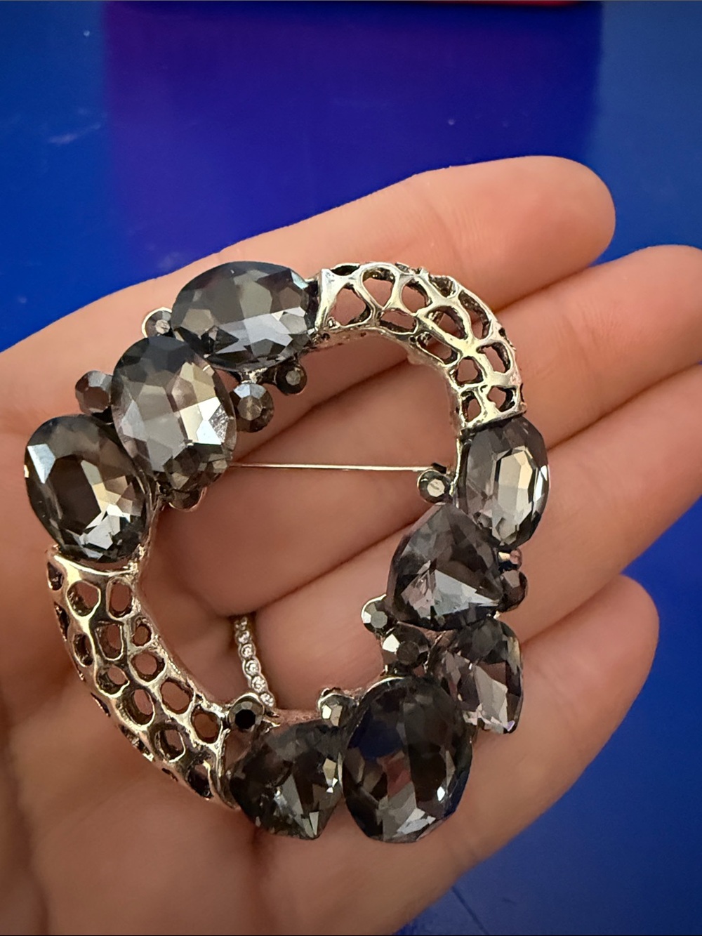 Silver-Tone Smoky Crystal Circle Brooch/pendant  - Elegant Women Jewelry